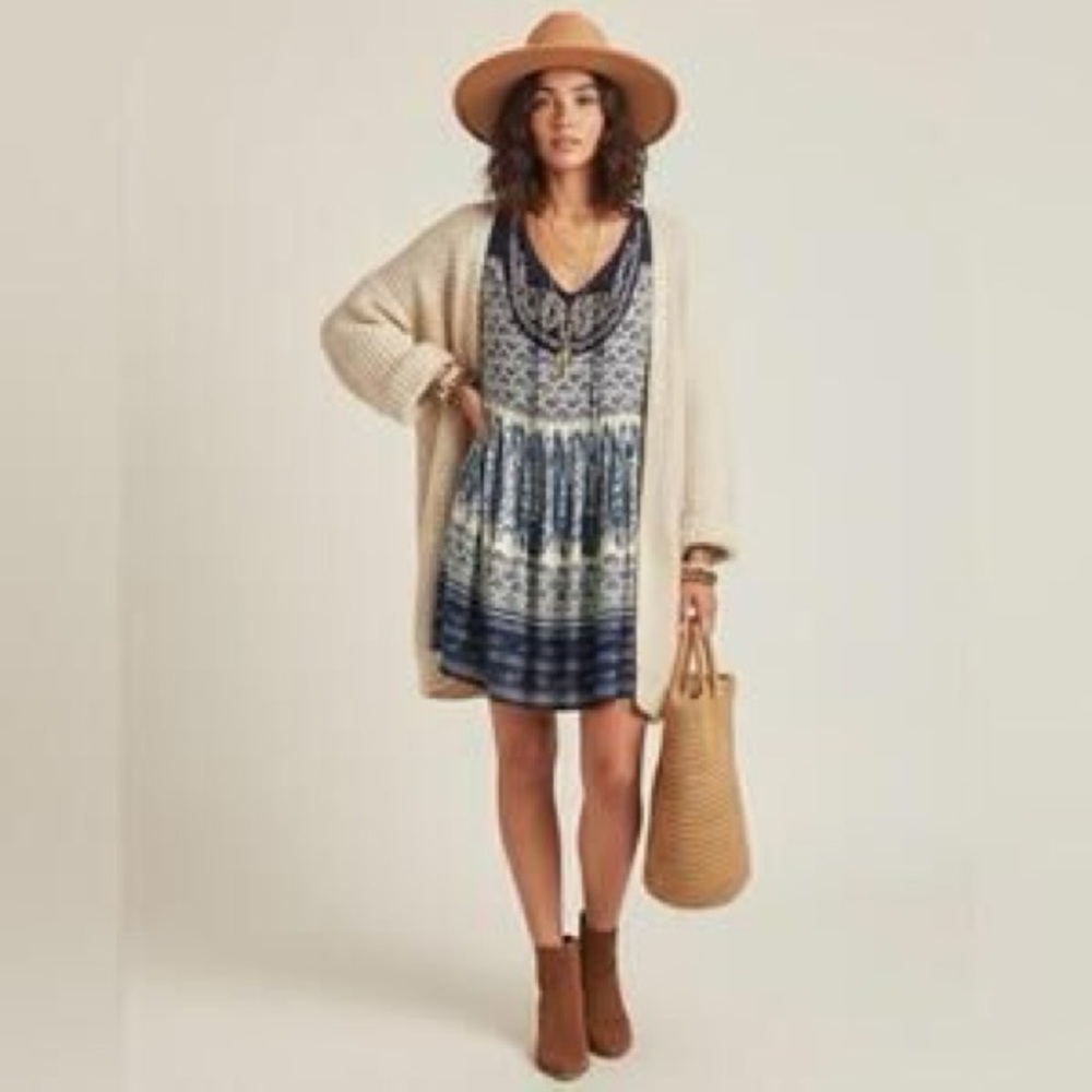 California Moonrise • NWT $72 USD Boho Rayon Dress - Picture 2 of 9